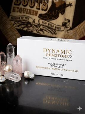 Dynamic Gemstone Pearl-Infused Lifting Syringe — White & Gold
